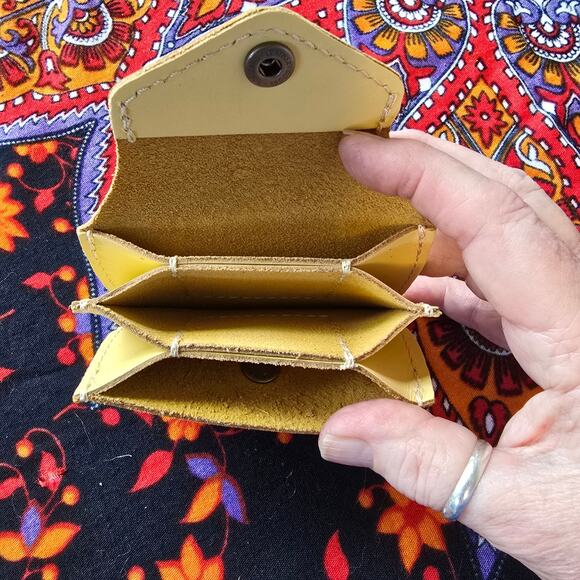 Portland Leather Market tote in Vanilla with matching Classic Plus Card Holder - Picture 9 of 9